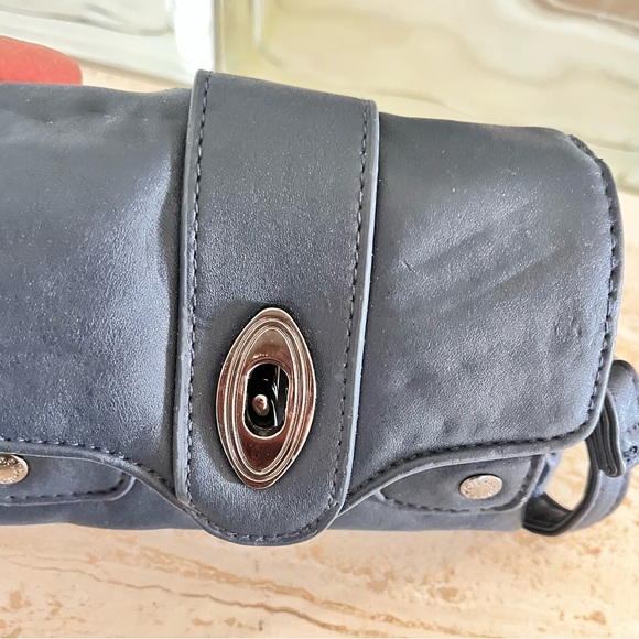 Roots - Picture 3 of 4